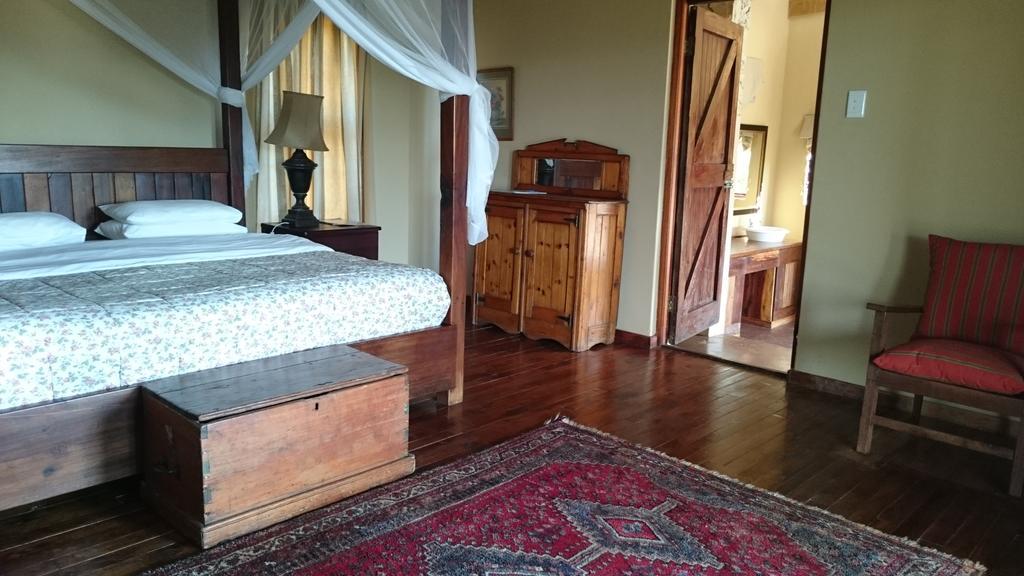 Plettenberg Bay Game Reserve: The Baroness Safari Lodge Exterior photo