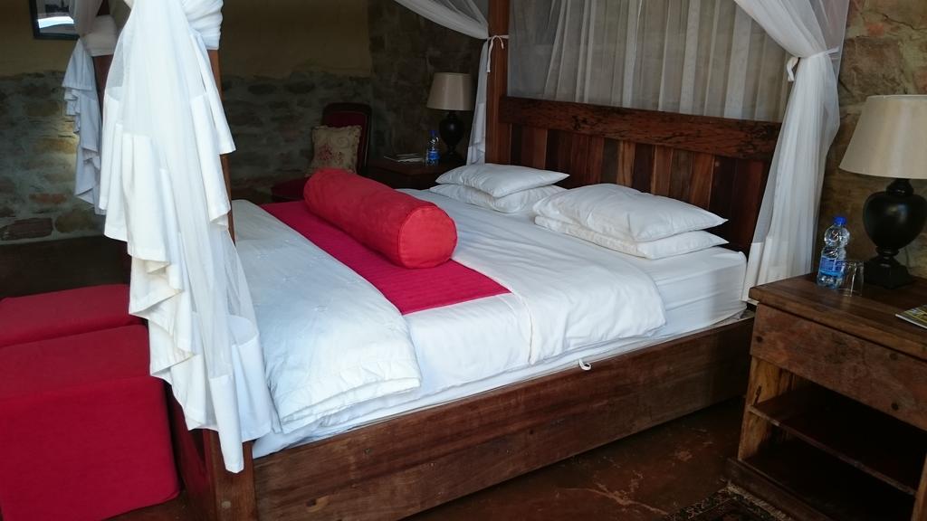 Plettenberg Bay Game Reserve: The Baroness Safari Lodge Exterior photo