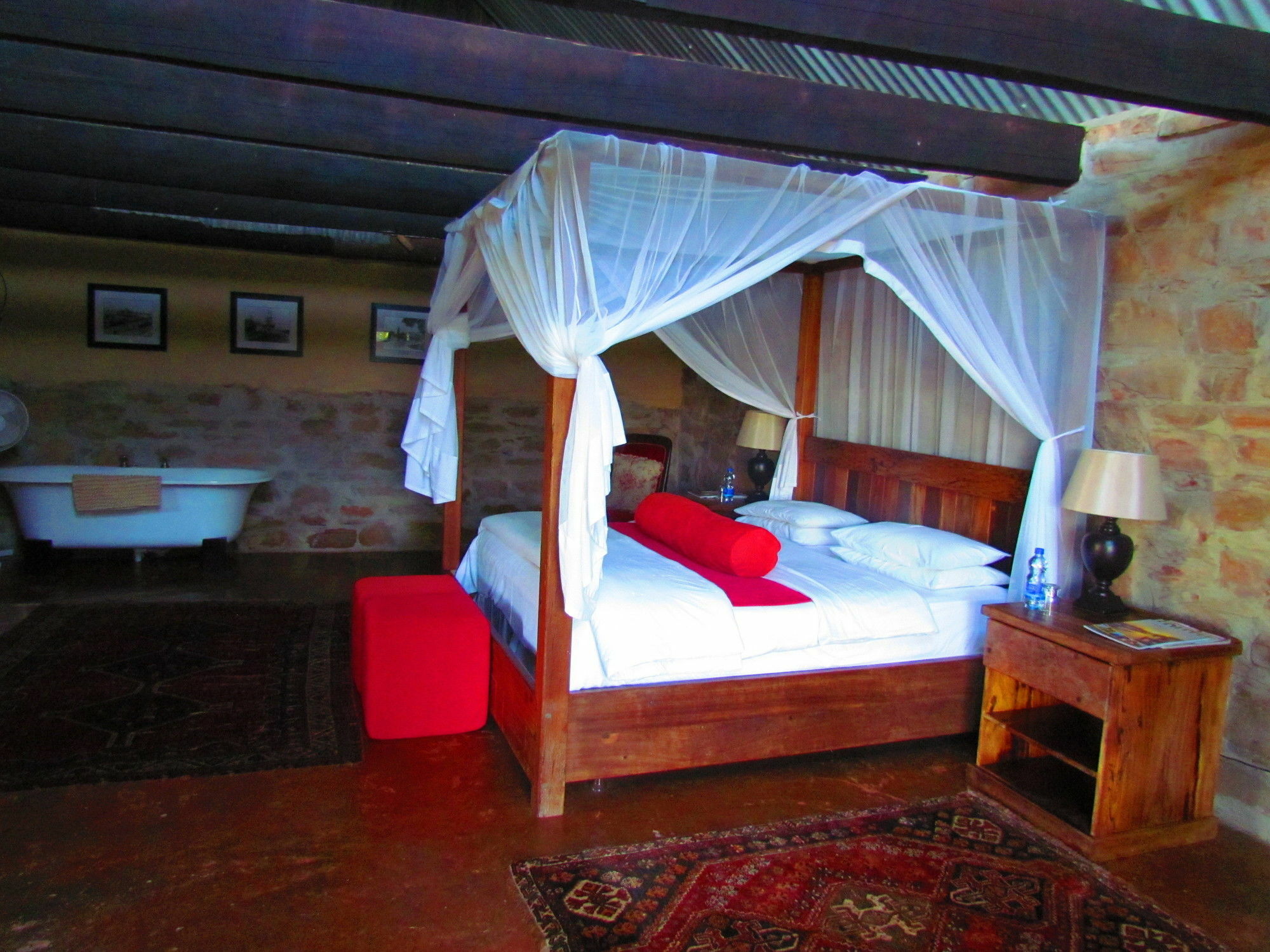 Plettenberg Bay Game Reserve: The Baroness Safari Lodge Exterior photo